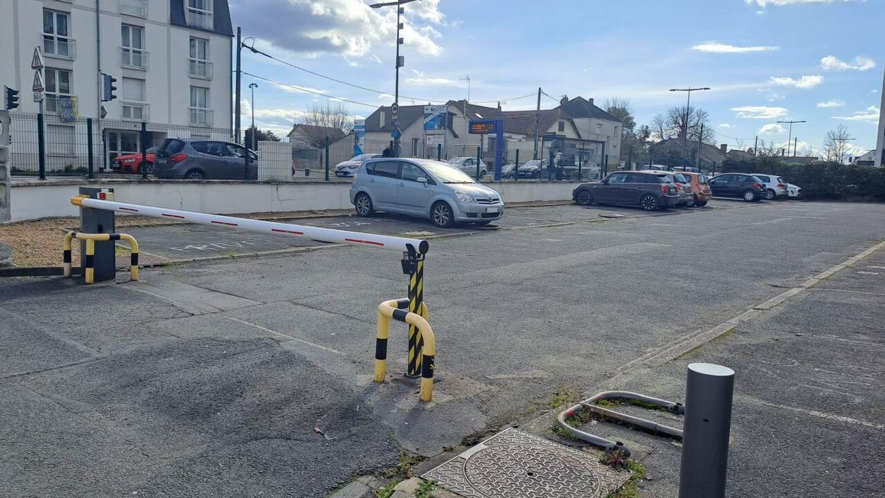 garage  pièces  m2 à vendre à Joué-Lès-Tours (37300)