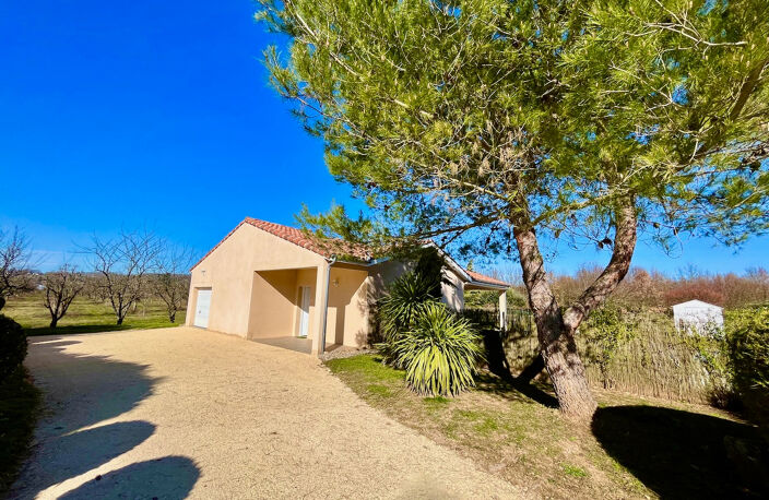 Secteur Lédat, au fond d'une impasse au calme, venez découvrir cette belle maison de plain-pied de 109,13 m2 habitables sans aucun travaux à prévoir. Le salon-séjour de 37,44 m2 avec cuisine ouverte sur l'espace de vie donne sur une belle terrasse couvert — photo 2