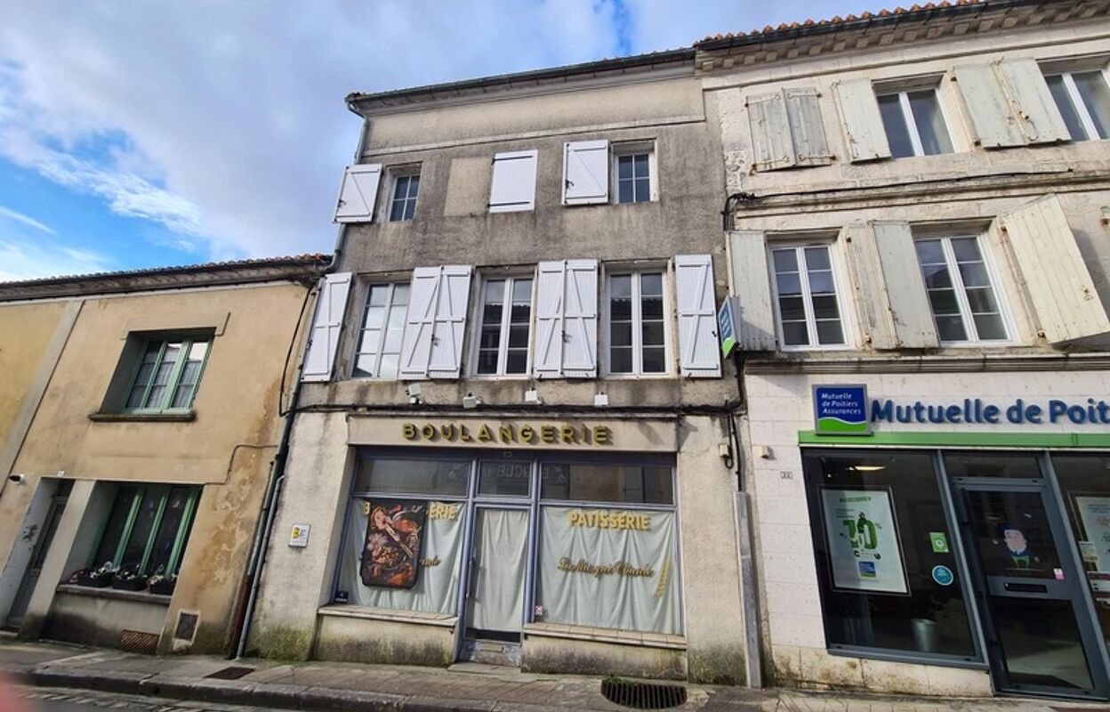 immeuble  pièces 350 m2 à vendre à Villebois-Lavalette (16320)