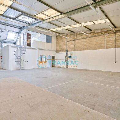 Local industriel 220 m²