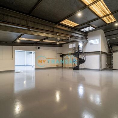 Local industriel 222 m²