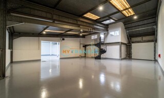 Local industriel  377 m² à louer à Évry-Courcouronnes (91000)