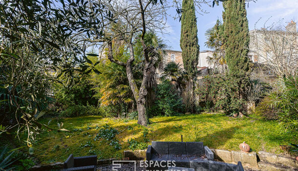 Villa / Maison 12 pièces  à vendre Niort 79000