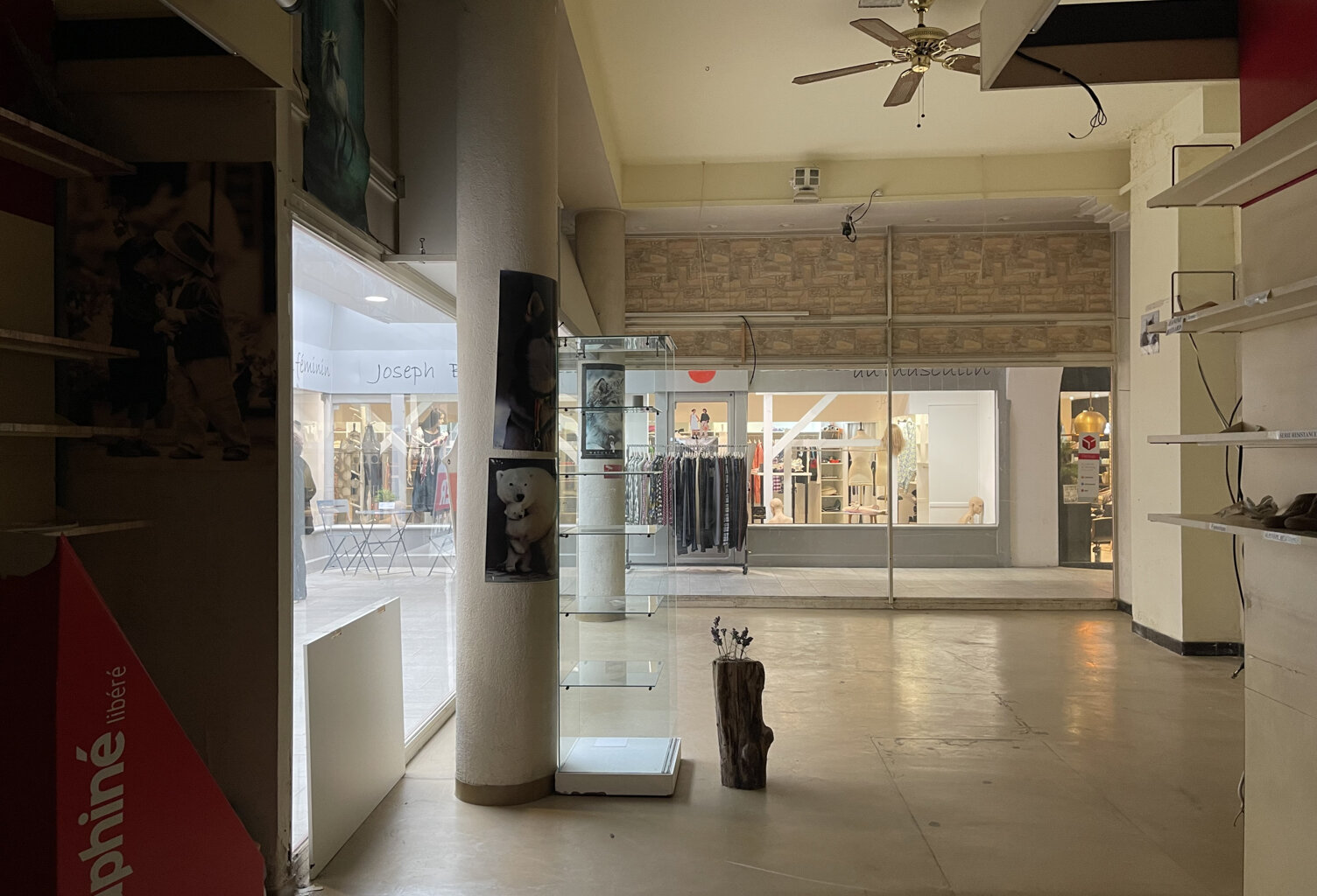 LOCAL COMMERCIAL — photo 1