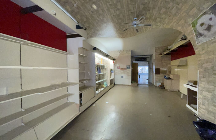 LOCAL COMMERCIAL — photo 2
