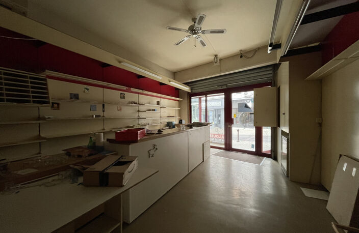 LOCAL COMMERCIAL — photo 3