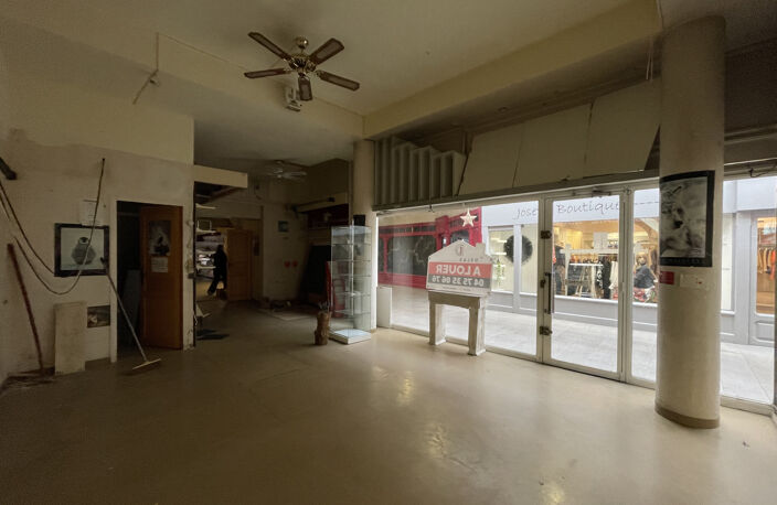 LOCAL COMMERCIAL — photo 5