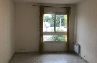 location appartement 410 € CC /mois à proximité de Cabrières (30210)
