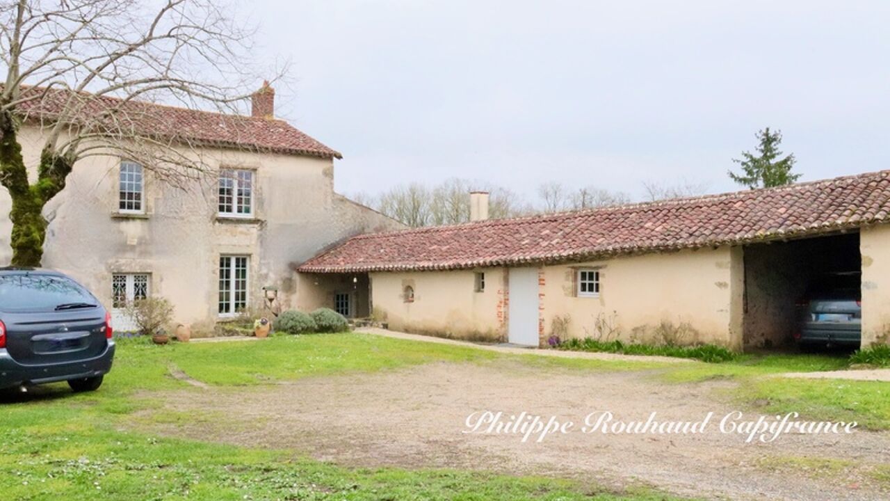 maison 17 pièces 200 m2 à vendre à Puy-de-Serre (85240)