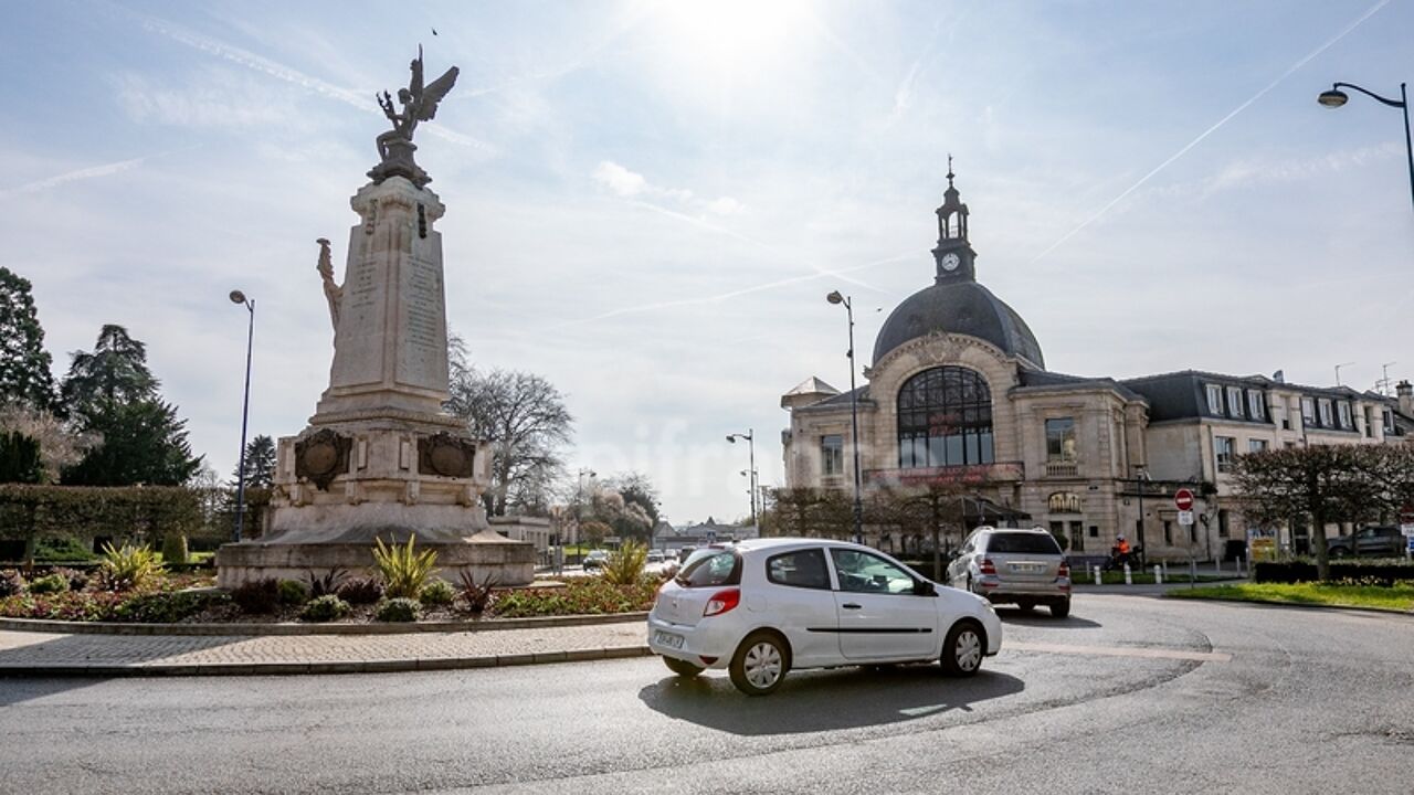 immeuble  pièces 1412 m2 à vendre à Soissons (02200)