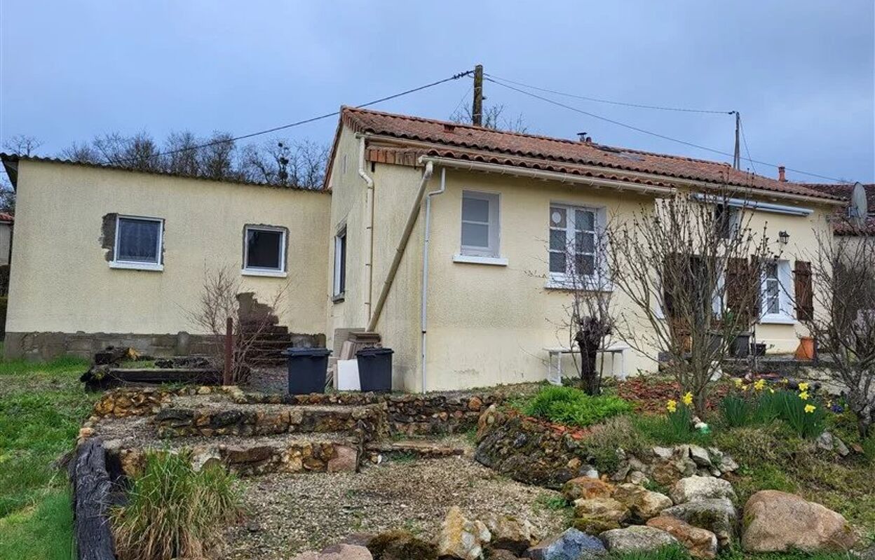 maison 3 pièces  m2 à Moussac (86150)