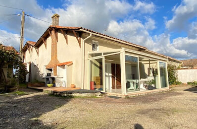 vente maison 230 560 € à proximité de Saint-Christoly-de-Blaye (33920)