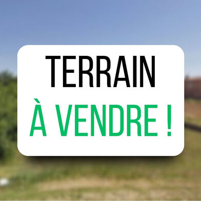 Terrain 800 m²