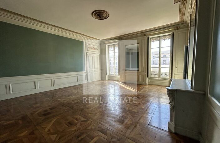 BUREAUX / APPARTEMENT à LOUER — photo 2