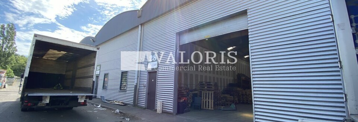 Commerce  2570 m² à louer à Saint-Priest (69800)