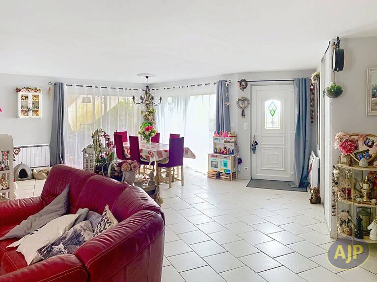 Maison fonctionnelle avec sous-sol aménagé et vue imprenable — photo 1