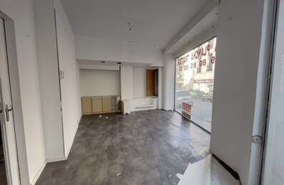 LOCAL COMMERCIAL VITRINE BEZIERS CENTRE — photo du bien