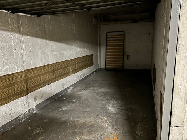 Photo A Vendre Garage dans résidence sécurisé. St Sylvestre. image 1/3