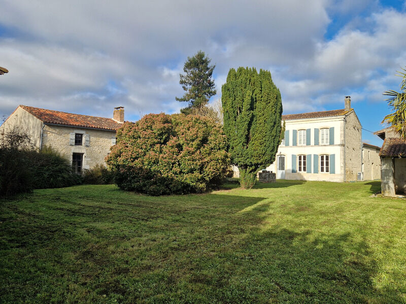 Villa / Maison 8 pièces  à vendre Saint-Savinien 17350