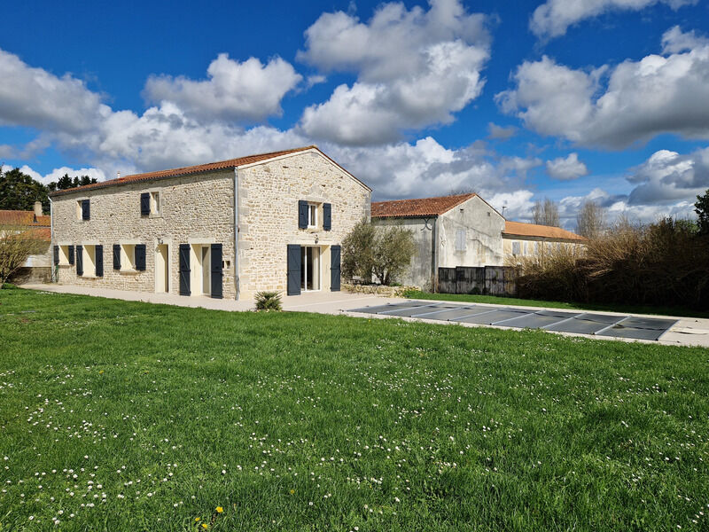 Villa / Maison 8 pièces  à vendre Tonnay-Charente 17430