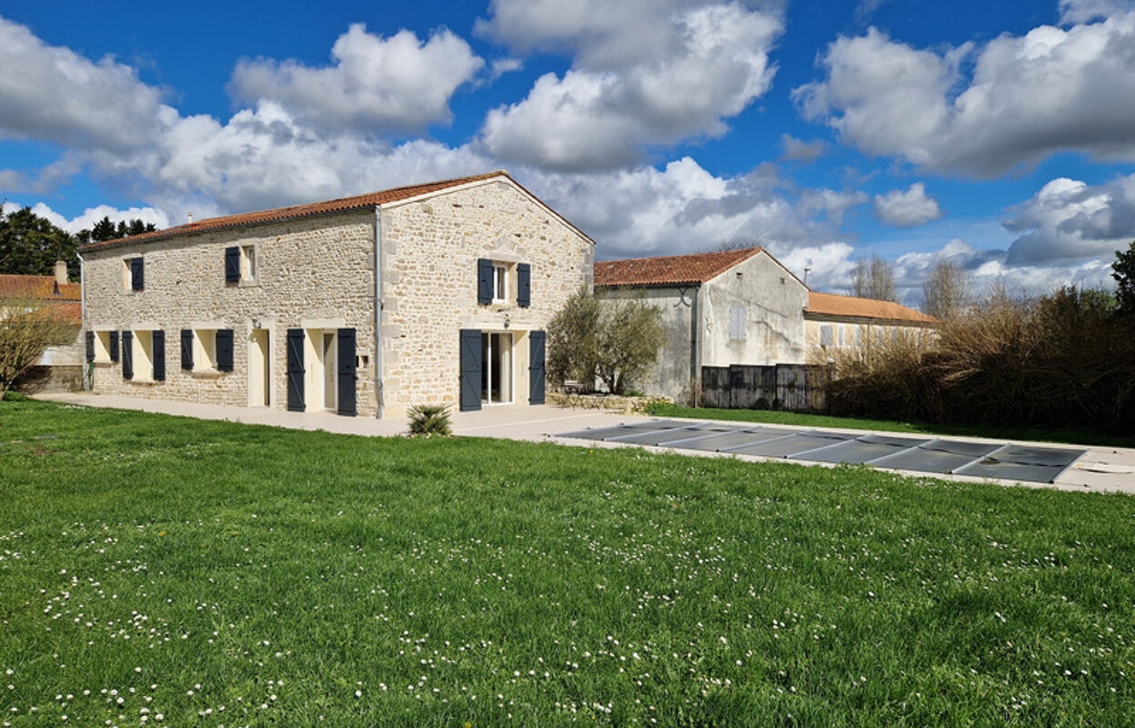 maison 8 pièces 210 m2 à vendre à Tonnay-Charente (17430)