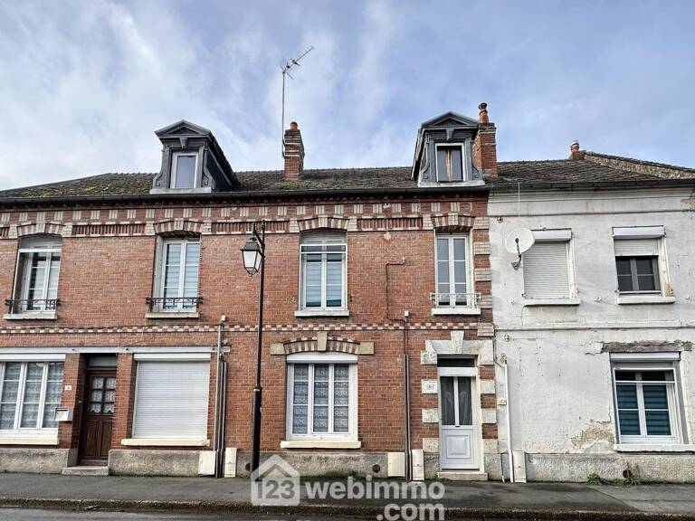 Maison - 218m² - Crépy — photo 1
