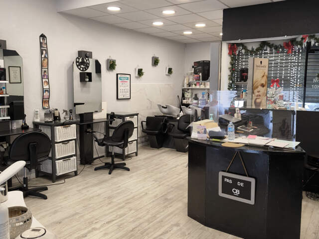 VENTE FOND DE COMMERCE SALON DE COIFFURE 13011 39000€ — photo du bien