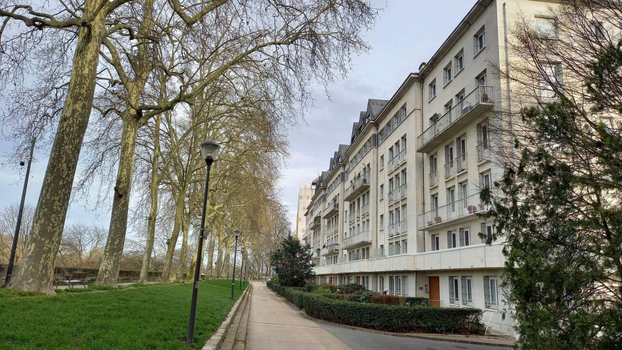 appartement 5 pièces 143 m2 à Tours (37000)