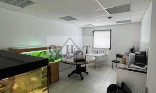 Local industriel  870 m² à vendre à Fontenay-Trésigny (77610)