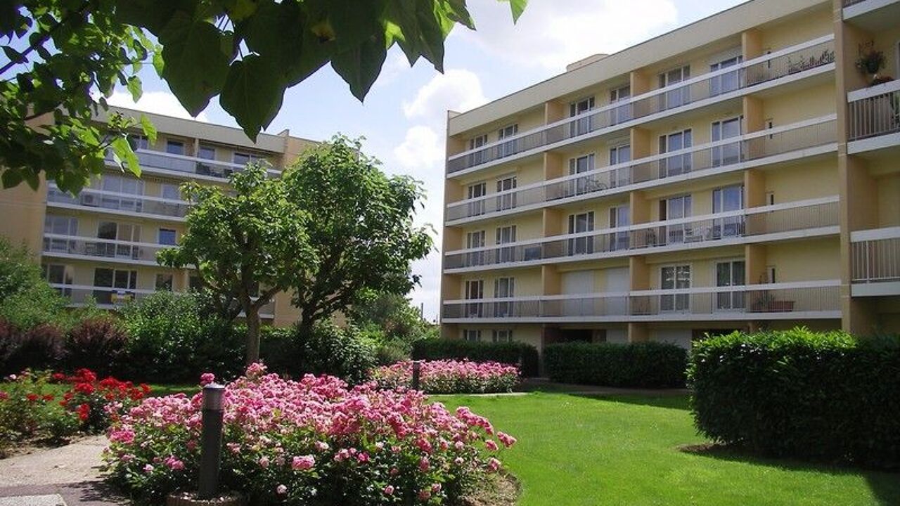 appartement 5 pièces 99 m2 à vendre à Élancourt (78990)
