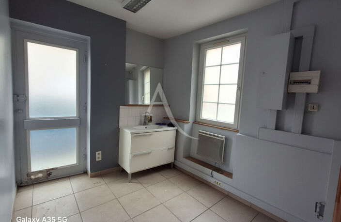 LOMBEZ- local commercial — photo 4