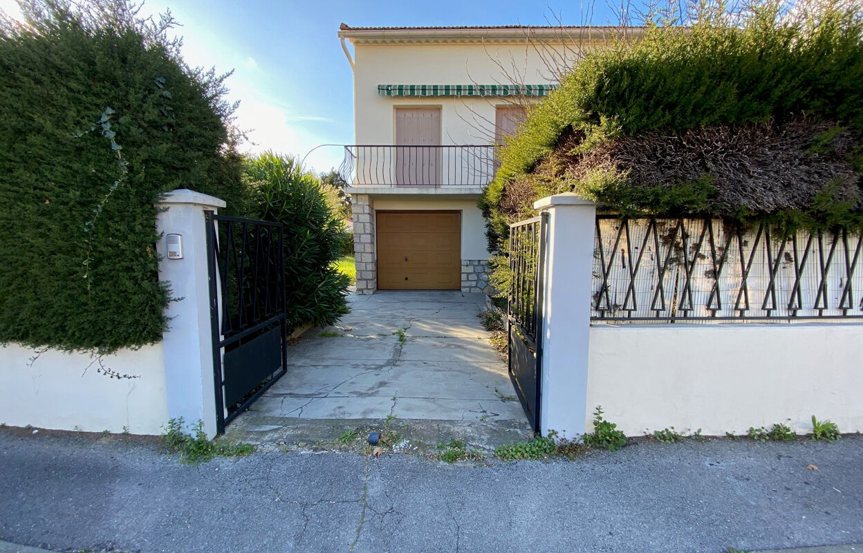 maison 5 pièces 115 m2 à vendre à Nîmes (30000)