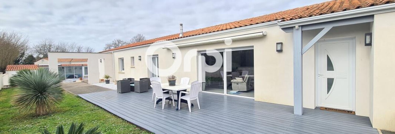 Maison 6 Pièces 181 m² à vendre à Corme-Écluse (17600)