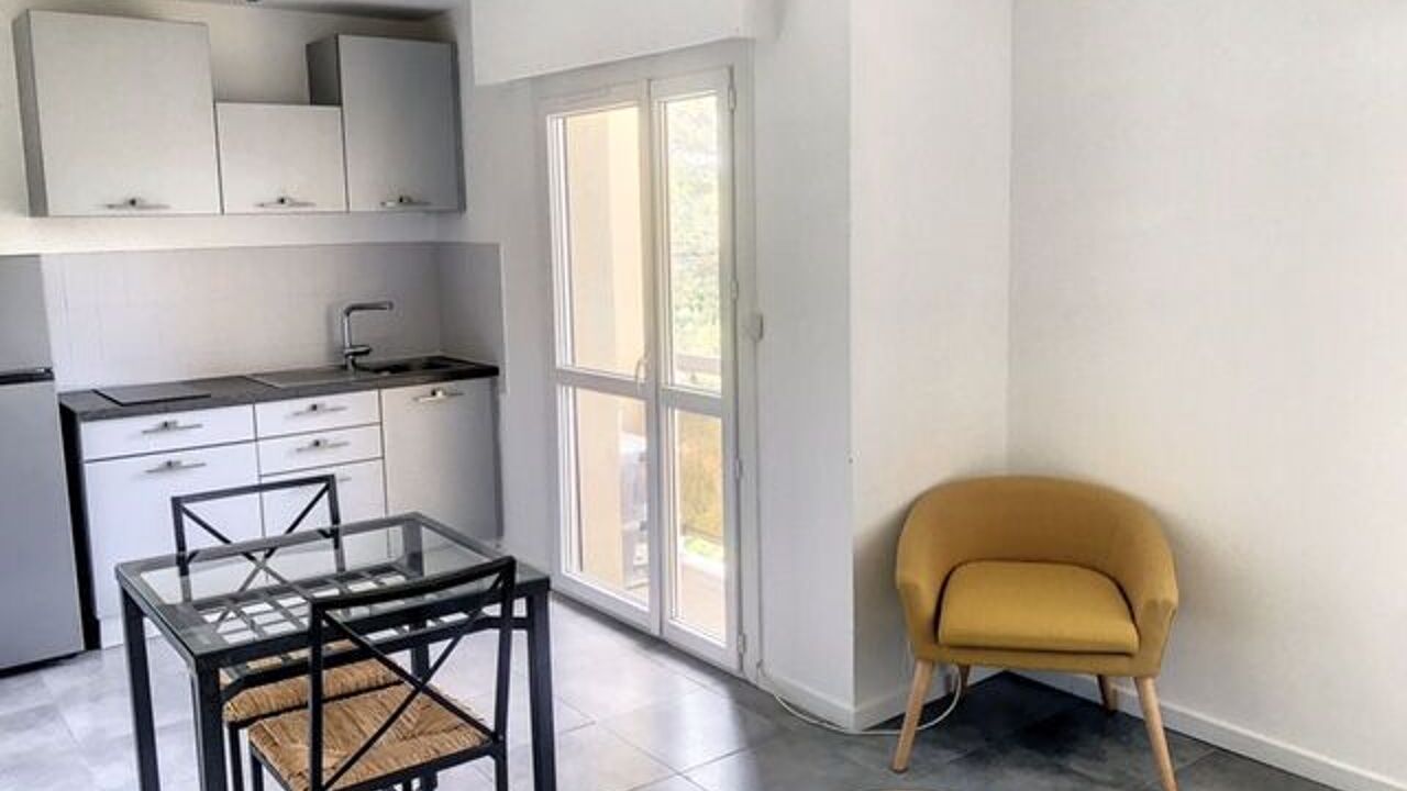 appartement 2 pièces 34 m2 à louer à Nîmes (30000)