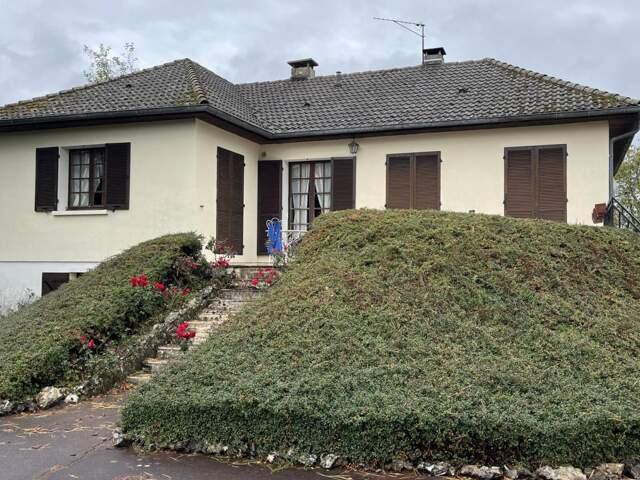 Pavillon de 100 m² sur sous-sol sur 1 600 m² de terrain — photo du bien