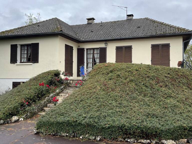 Pavillon de 100 m² sur sous-sol sur 1 600 m² de terrain — photo 1