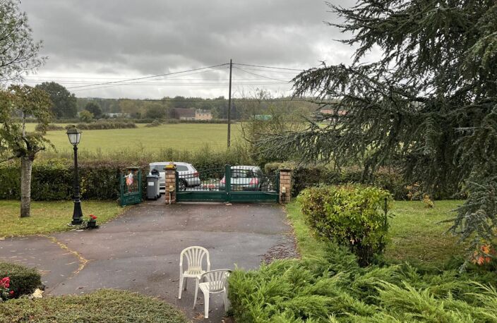 Pavillon de 100 m² sur sous-sol sur 1 600 m² de terrain — photo 3