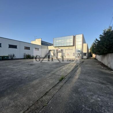 Local industriel 1250 m²