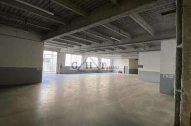 Local industriel  27083 €
