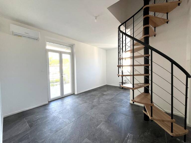 Superbe Duplex Atypique rénové – Grande terrasse & Frais de notaire réduits ! — photo 1