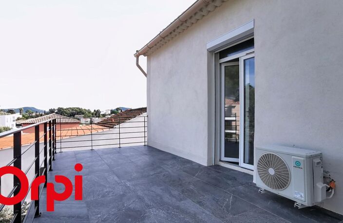 Superbe Duplex Atypique rénové – Grande terrasse & Frais de notaire réduits ! — photo 2