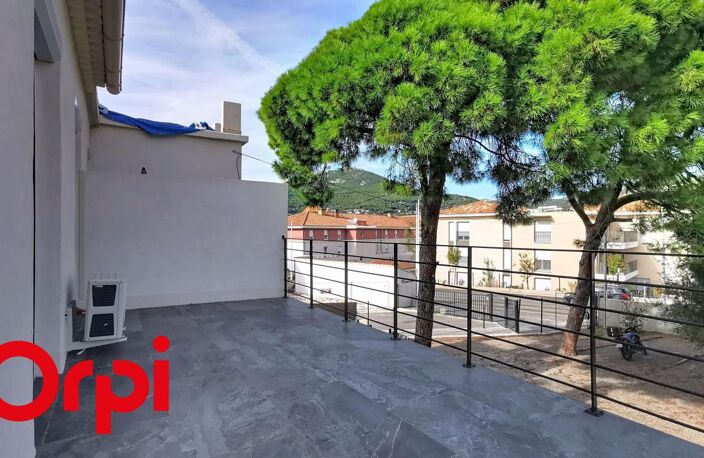 Superbe Duplex Atypique rénové – Grande terrasse & Frais de notaire réduits ! — photo 3