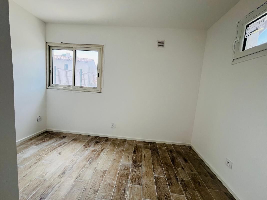 T3 en rez de jardin en frais de notaires réduits a vendre sur la garde avec 2 places de parkings privatives