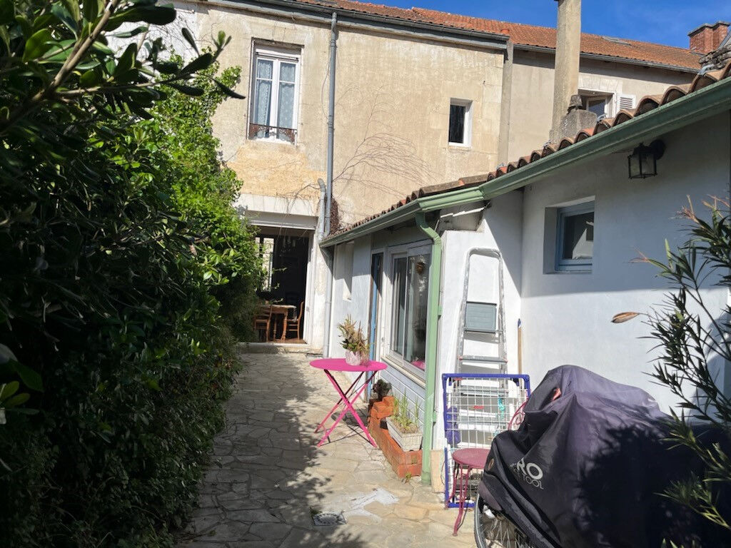 Villa / Maison 7 pièces  à vendre Rochelle (La) 17000