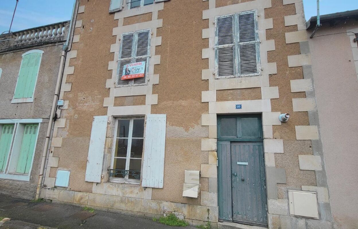immeuble  pièces 120 m2 à vendre à Montmorillon (86500)