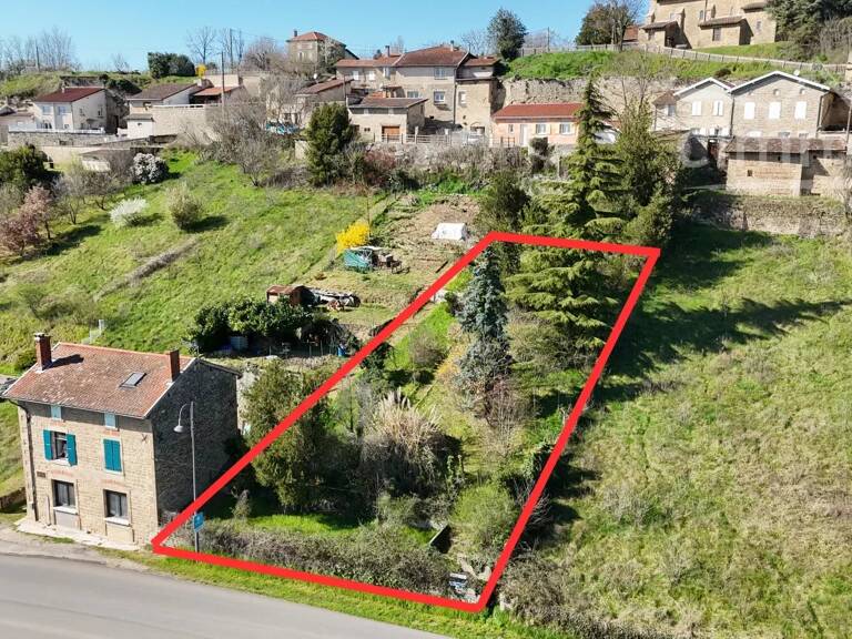 Terrain constructible de 712m² — photo 1