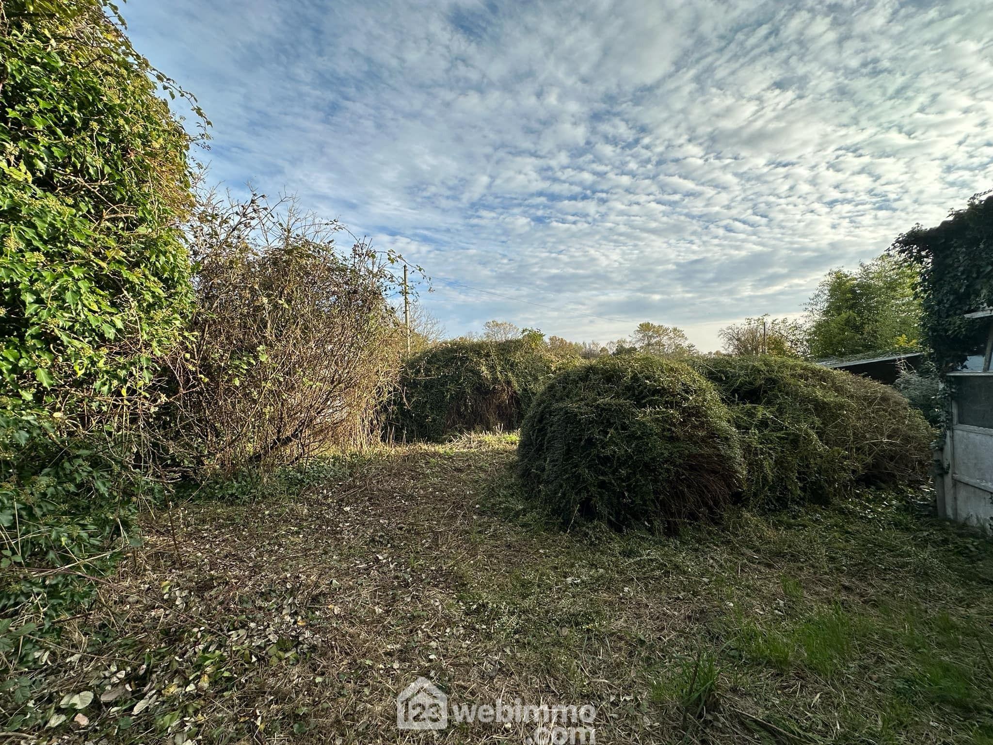 Terrain constructible - 475m² - Chaillevois
