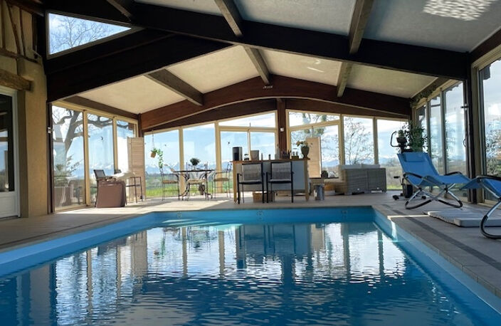 maison de maitre avec piscine intérieur et dependances aména — photo 2