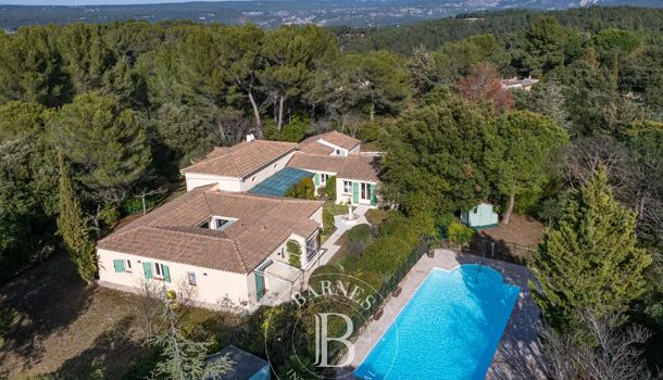Villa / Maison 12 pièces  à vendre Aix-en-Provence 13100