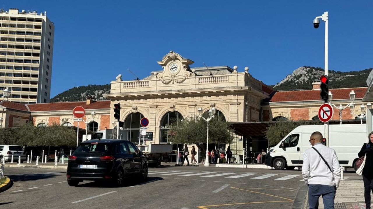 commerce  pièces  m2 à vendre à Toulon (83000)